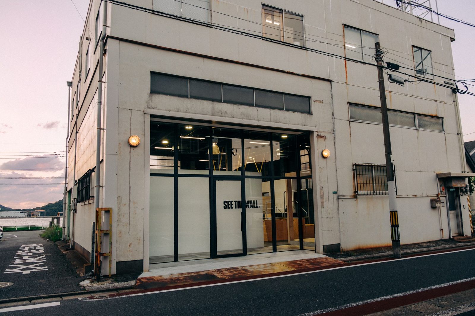 SEE THE WALL の外観